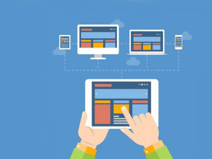 Webアプリが実行されるまでに、Web、サーバー、サーバー内のデータベースで処理が行われています。