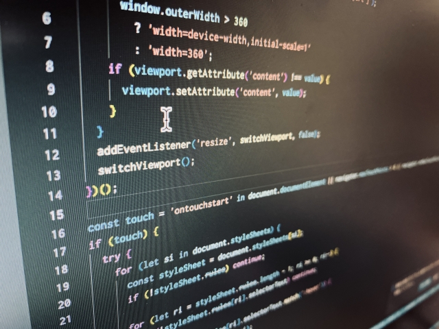 Web制作よりも覚えるべきスキルの幅が広いため、Web制作とWeb開発の違いには習得するために必要な期間は長くなります。