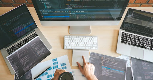 Web開発 システム開発 違い：範囲と目的